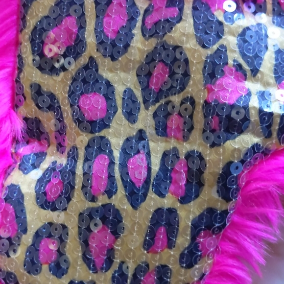 Peace of Cake Avatar Hat - Picture 2 of 6